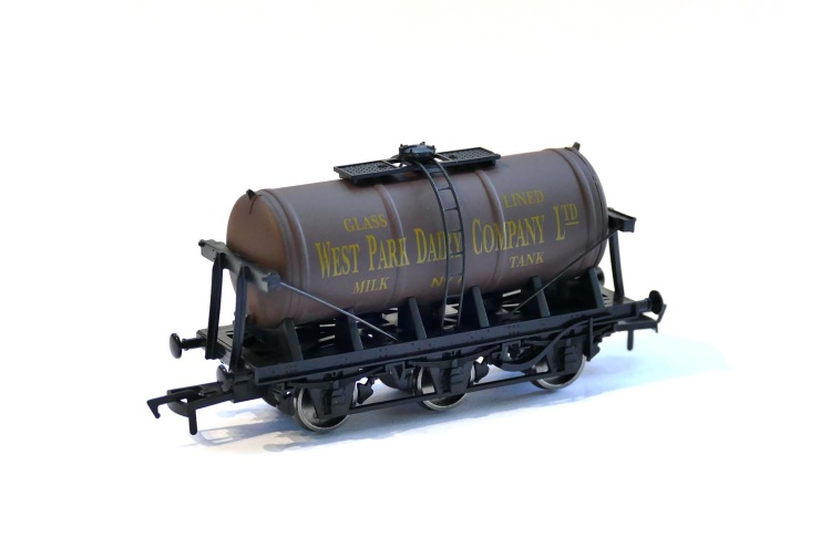 gaugemaster-da4f-031-047-west-park-dairy-n0-7-mil-tanker-oo-gauge