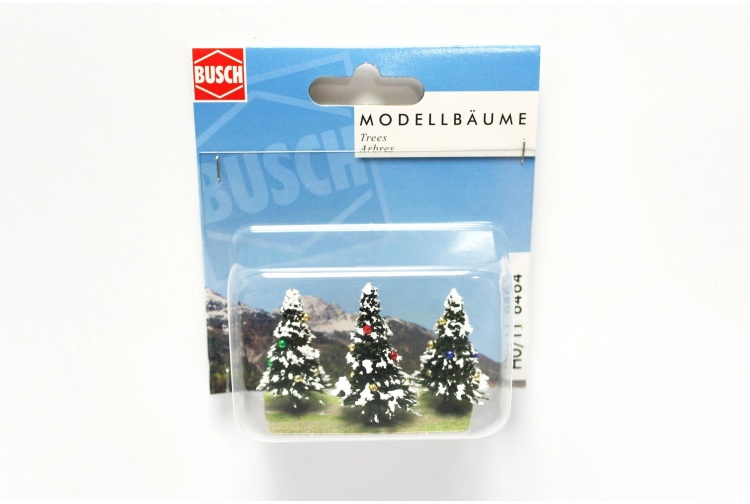 golden-valley-busch-6464-3-snow-covered-christmas-trees-pack