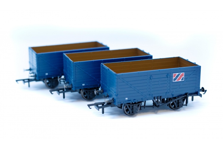 Golden Valley Hobbies GV6016 3 pack 7 plank open wagons