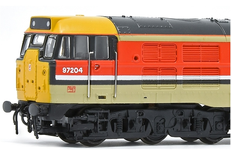 Graham Farish 371-113 Class 31/1 97204 BR RTC (Revised) Front Left