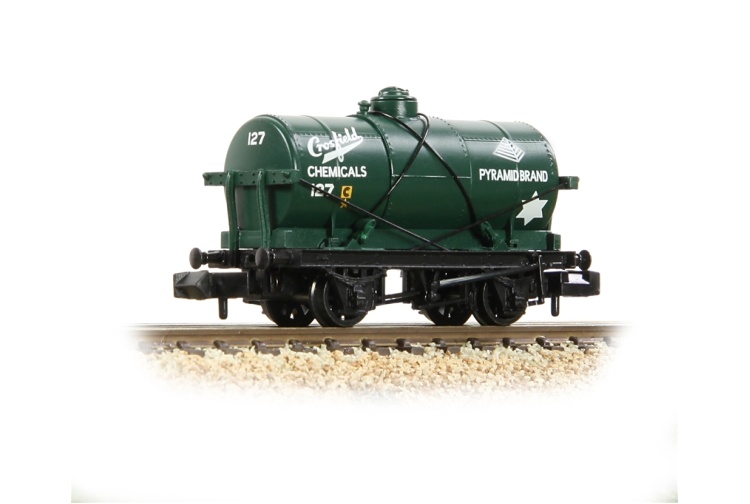 graham-farish-373-659-14t-tank-wagon-crossfield-chemicals-green-n-gauge