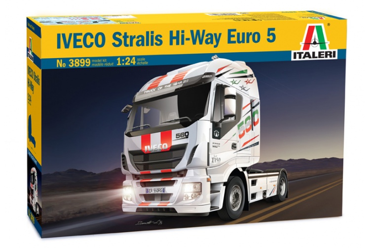 Italeri 3899 Iveco Stralis Hi-Way Euro 5 Box