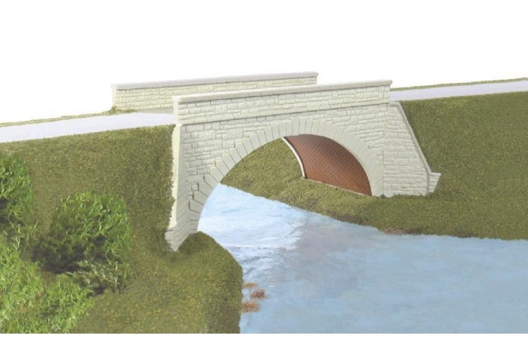 Wills Kits SS82 River/Canal Bridge assembled