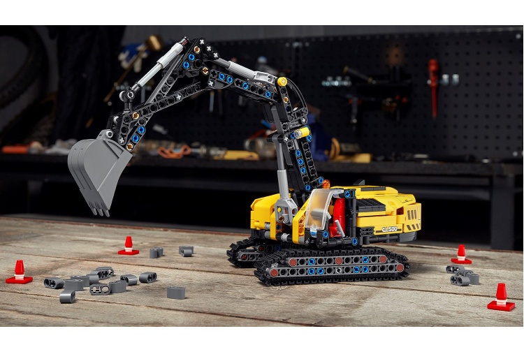 Lego 42121 Heavy-Duty Excavator Built
