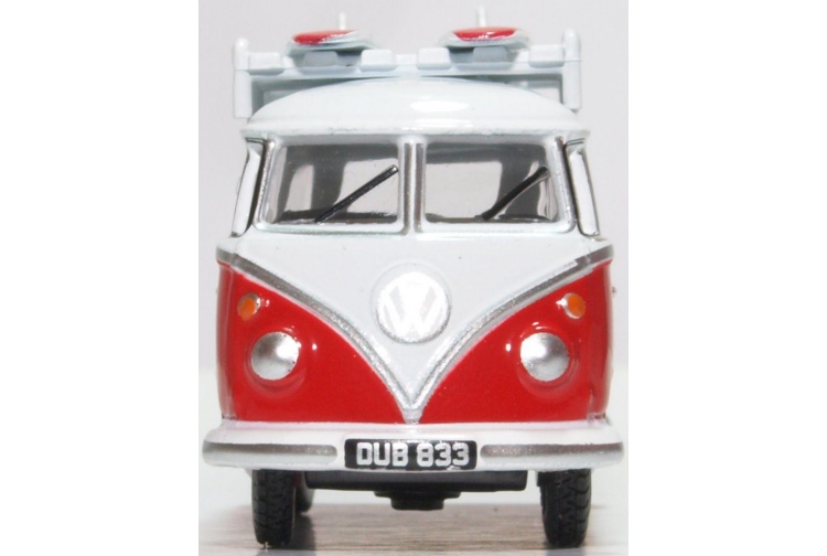 Oxford Diecast 76VWS008CC VW T1 Bus And Surfboards Coca Cola Front