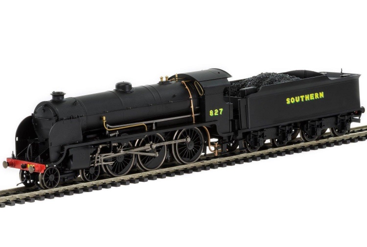 Hornby R3411 SR 4-6-0 827 Maunsell S15 Class pic2