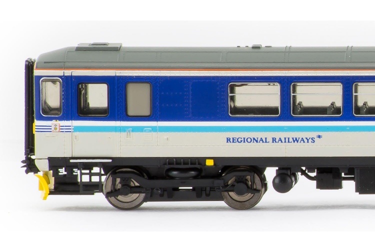 Hornby R3477 Class 153 153321 - Regional Railways Livery pic4