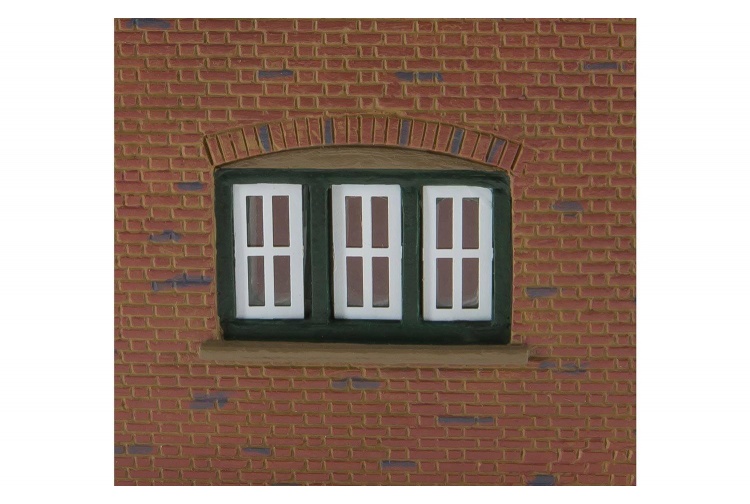 hornby-skaledale-r9808-timber-store-and-workshop-window
