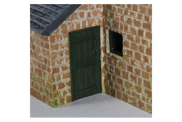 hornby-skaledale-r9850-the-country-farm-tractor-plough-shed-side-door