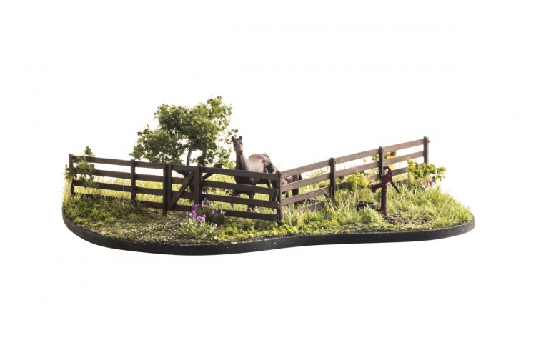 Woodland Scenics A2992 N Gauge Rail Fence Example Layout 2