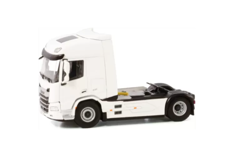 wsi-model-03-2049-daf-xd-4x2-1-50-scale